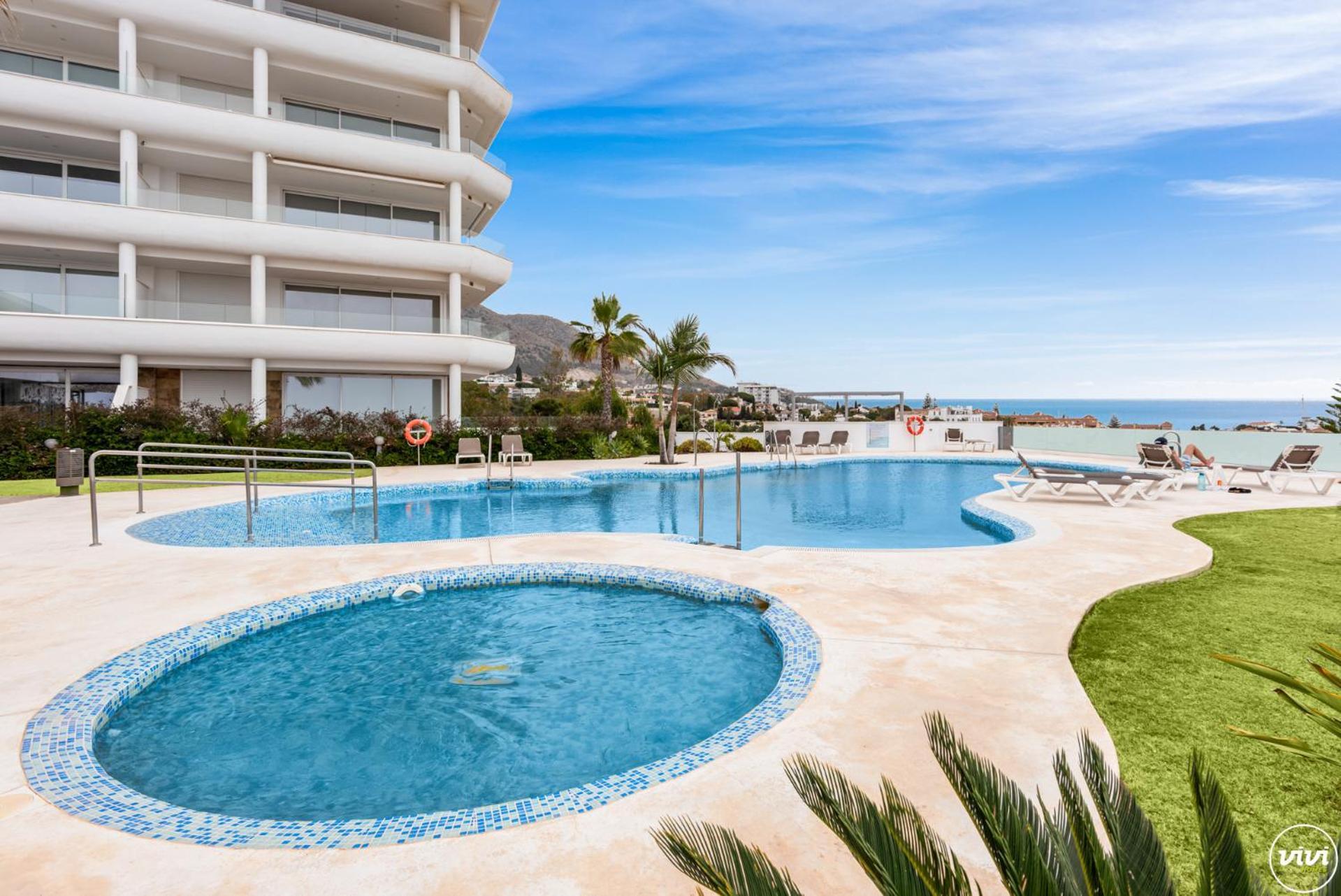 Vivi Homes - Sultana Gym, Pool, Terrace & Sea View Lägenhet